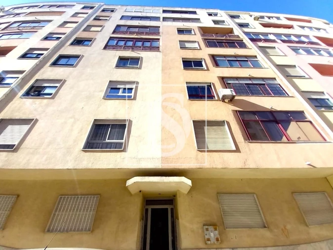 Apartamento T2 para Venda em Seixal Foto 24