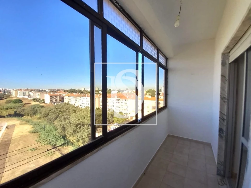 Apartamento T2 para Venda em Seixal Foto 18