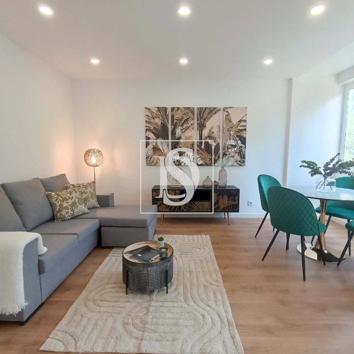 Apartamento T4 para Venda em Benfica Foto 1