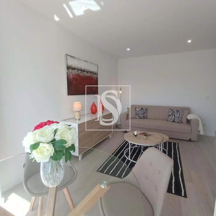 Apartamento T4 para Venda em Benfica Foto 3