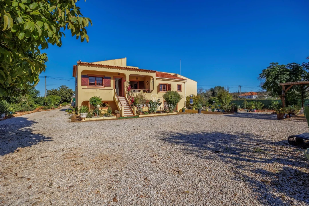 Moradia T5 para Venda em São Bartolomeu de Messines Foto 14