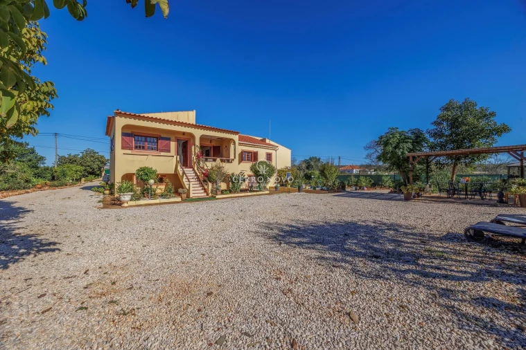 Moradia T5 para Venda em São Bartolomeu de Messines Foto 13