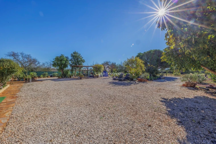 Moradia T5 para Venda em São Bartolomeu de Messines Foto 11