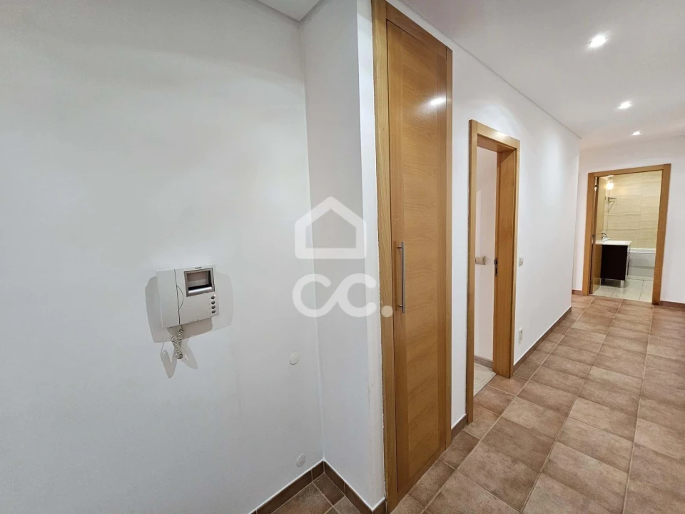 Apartamento T3 para Arrendamento em Nossa Sra de Fatima Foto 1