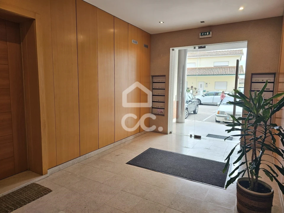 Apartamento T3 para Arrendamento em Nossa Sra de Fatima Foto 7