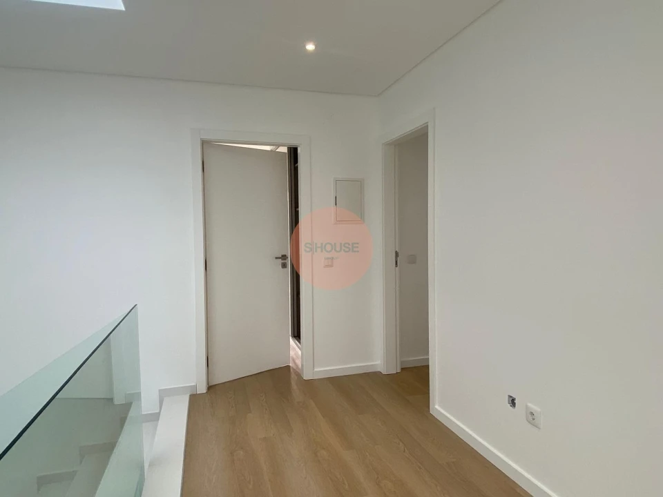 Moradia T3 para Venda em Tornada e Salir do Porto Foto 9