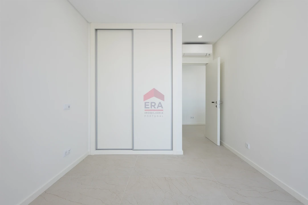 Apartamento T0 para Venda em Quarteira Foto 20