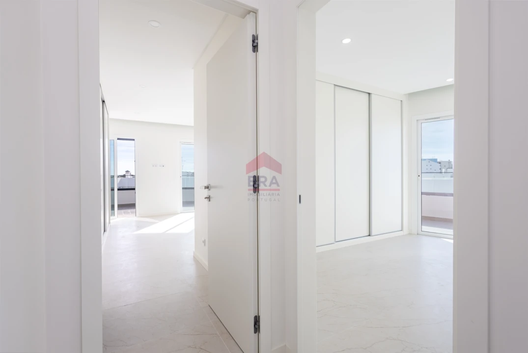 Apartamento T0 para Venda em Quarteira Foto 14