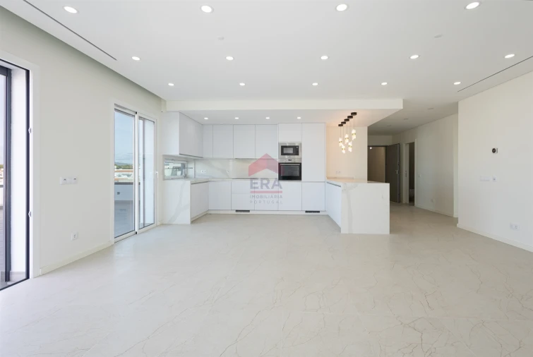 Apartamento T0 para Venda em Quarteira Foto 4