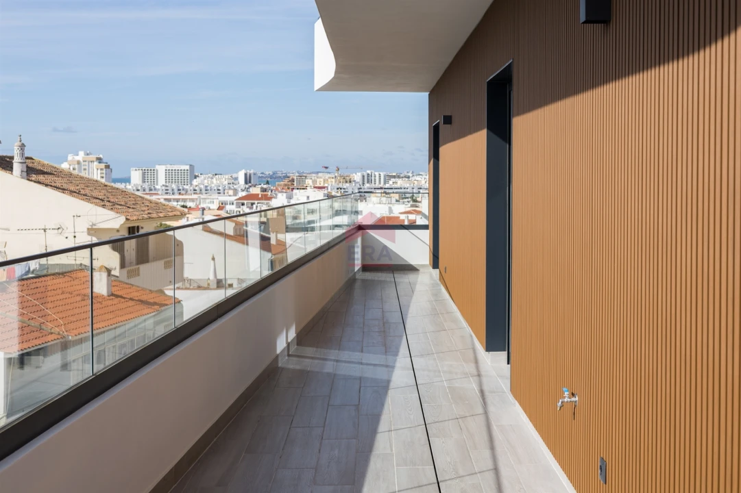 Apartamento T0 para Venda em Quarteira Foto 17