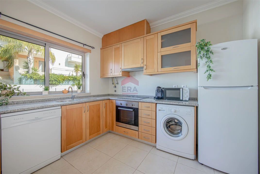 Apartamento T0 para Venda em Albufeira e Olhos de Água Foto 6