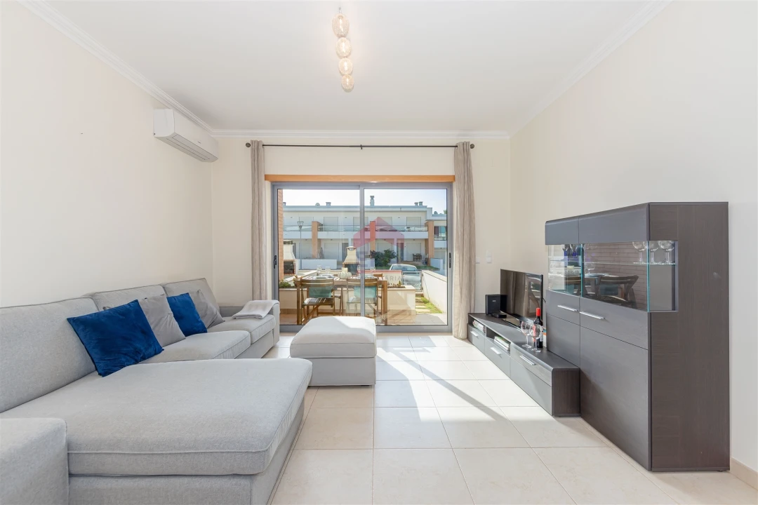 Apartamento T0 para Venda em Albufeira e Olhos de Água Foto 3