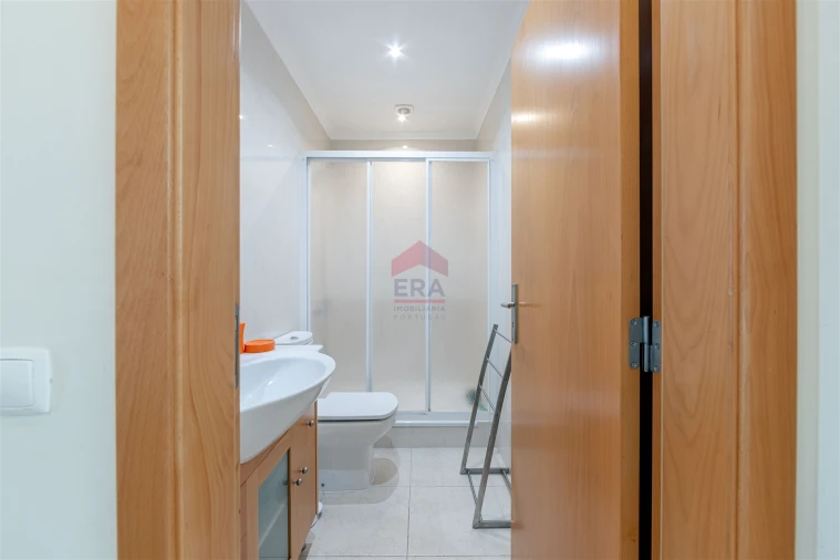 Apartamento T0 para Venda em Albufeira e Olhos de Água Foto 13