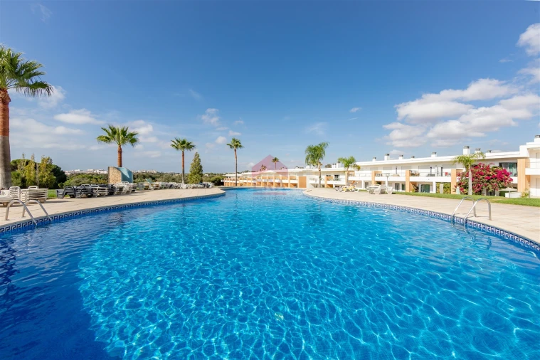 Apartamento T0 para Venda em Albufeira e Olhos de Água Foto 1