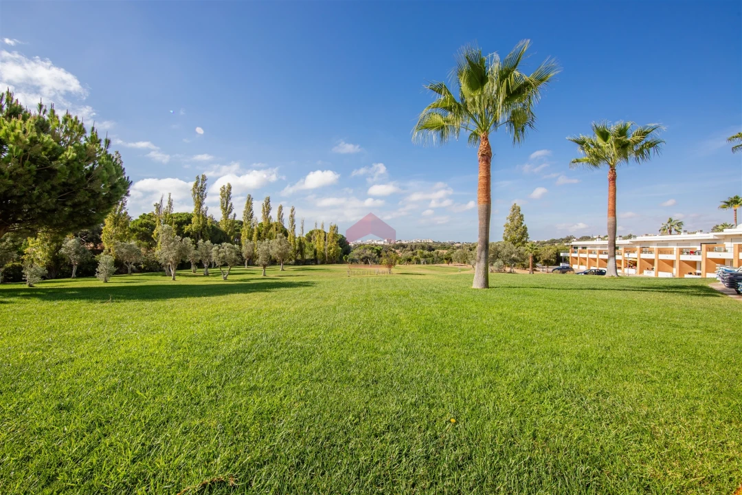 Apartamento T0 para Venda em Albufeira e Olhos de Água Foto 22