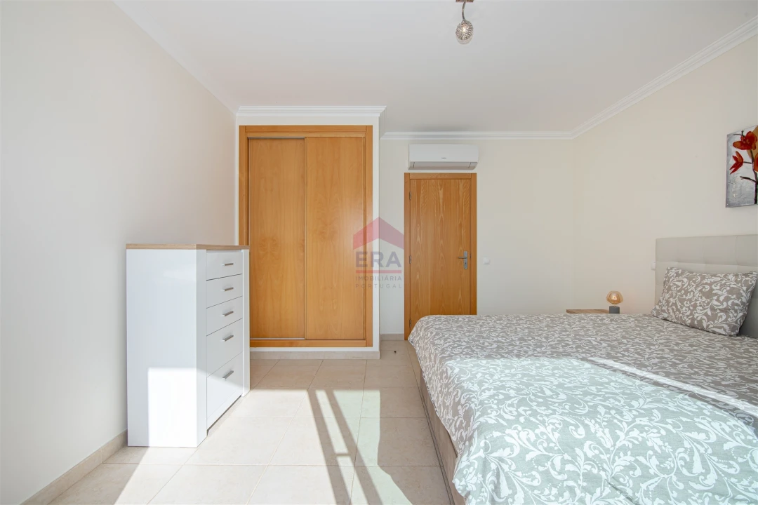 Apartamento T0 para Venda em Albufeira e Olhos de Água Foto 9