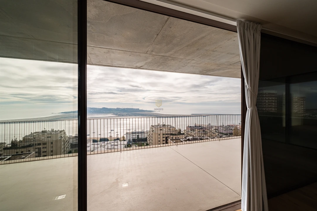 Apartamento T4 para Venda em Lordelo do Ouro e Massarelos Foto 31