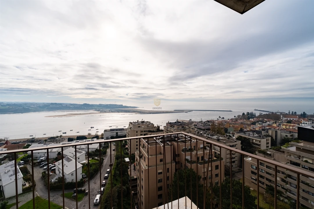 Apartamento T4 para Venda em Lordelo do Ouro e Massarelos Foto 33