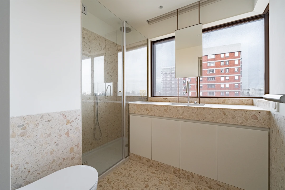 Apartamento T4 para Venda em Lordelo do Ouro e Massarelos Foto 16