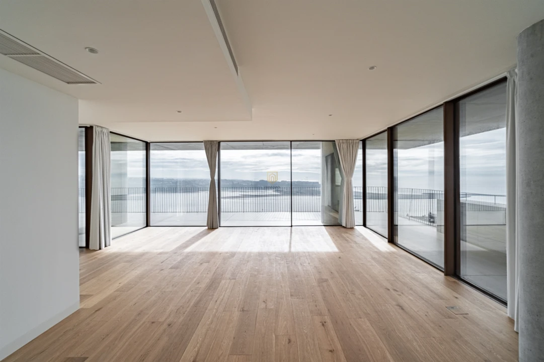 Apartamento T4 para Venda em Lordelo do Ouro e Massarelos Foto 27