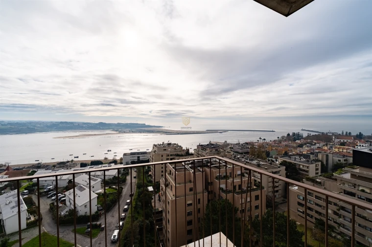 Apartamento T4 para Venda em Lordelo do Ouro e Massarelos Foto 33