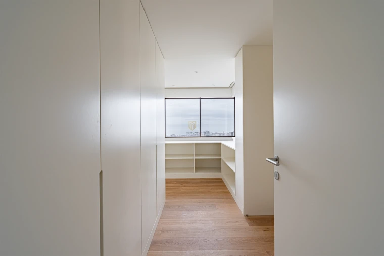 Apartamento T4 para Venda em Lordelo do Ouro e Massarelos Foto 18