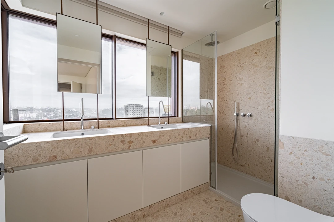 Apartamento T4 para Arrendamento em Lordelo do Ouro e Massarelos Foto 5