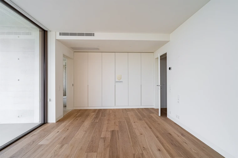 Apartamento T4 para Arrendamento em Lordelo do Ouro e Massarelos Foto 3