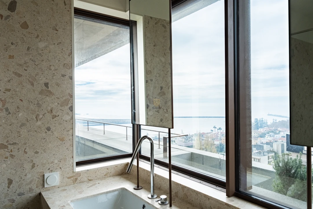 Apartamento T4 para Arrendamento em Lordelo do Ouro e Massarelos Foto 22