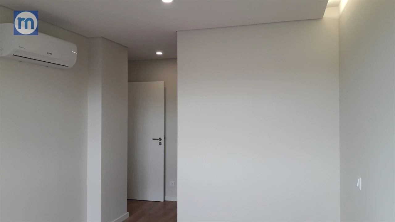 Apartamento T1 para Venda em Campanhã Foto 32