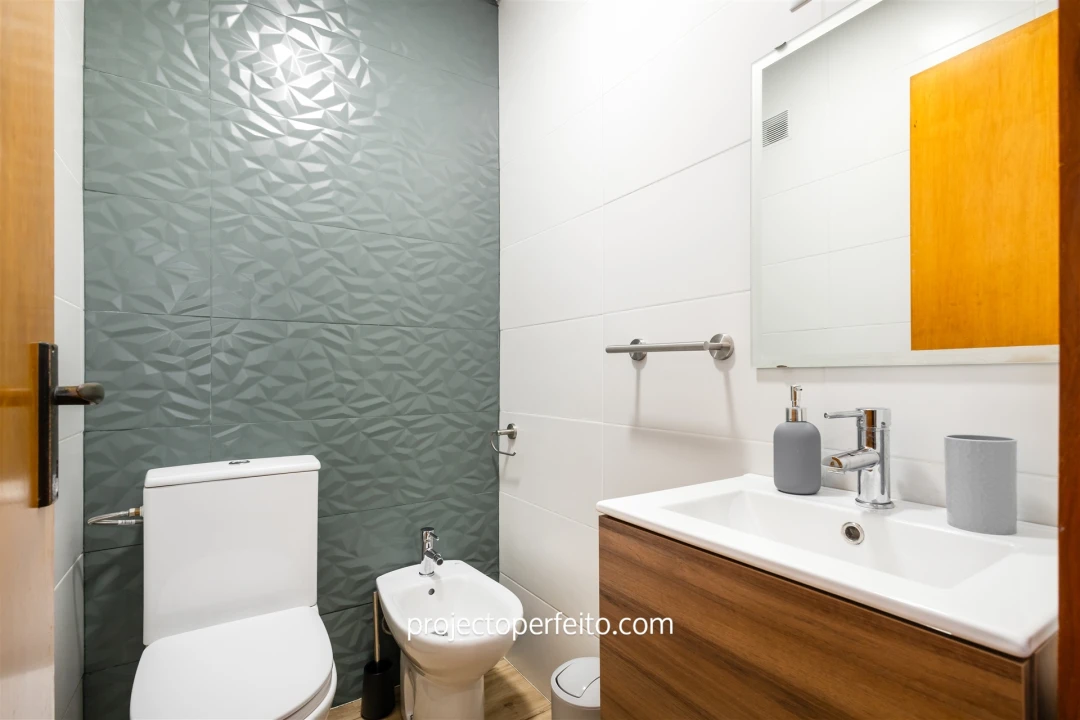 Apartamento T3 para Venda em Vilar de Andorinho Foto 13