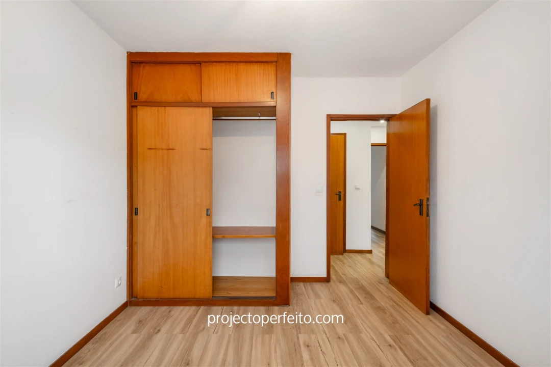 Apartamento T3 para Venda em Vilar de Andorinho Foto 7