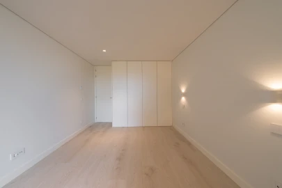 Apartamento T4 para Venda em Santa Marinha e São Pedro da Afurada