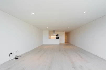 Apartamento T4 para Venda em Santa Marinha e São Pedro da Afurada