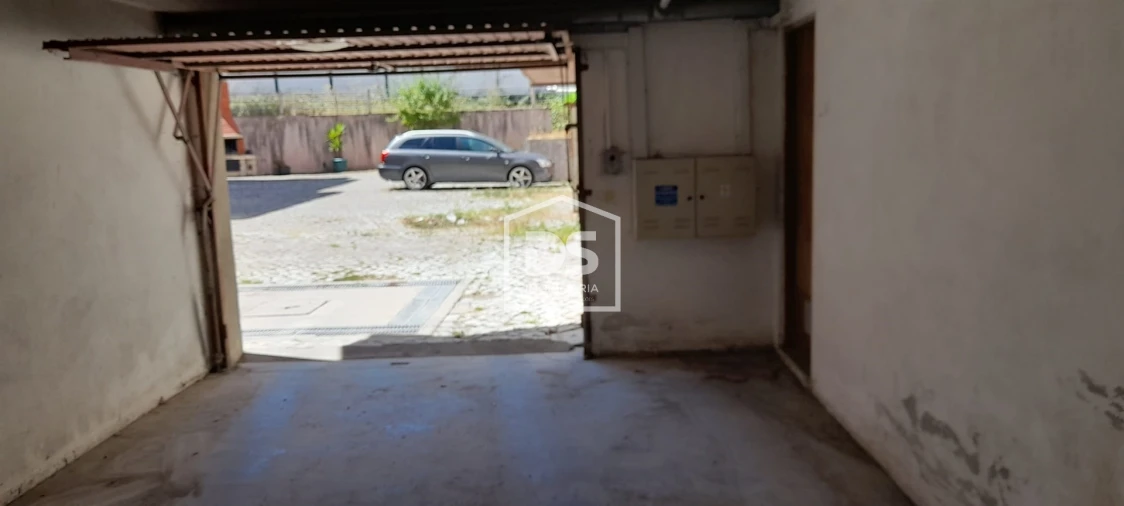 Garagem para Venda em Marinha Grande Foto 2
