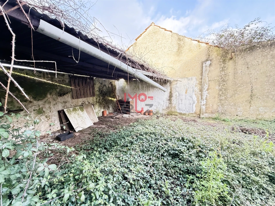 Moradia T3 para Venda em Alvorninha Foto 20