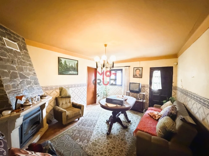 Moradia T3 para Venda em Alvorninha Foto 3