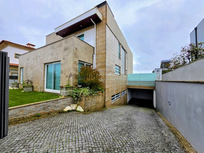 Moradia T4 para Venda em Cidade da Maia Foto 45