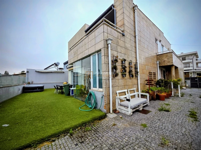 Moradia T4 para Venda em Cidade da Maia Foto 30