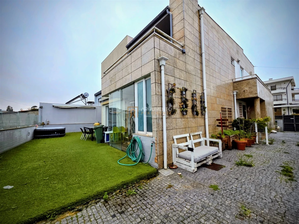 Moradia T4 para Venda em Cidade da Maia Foto 30