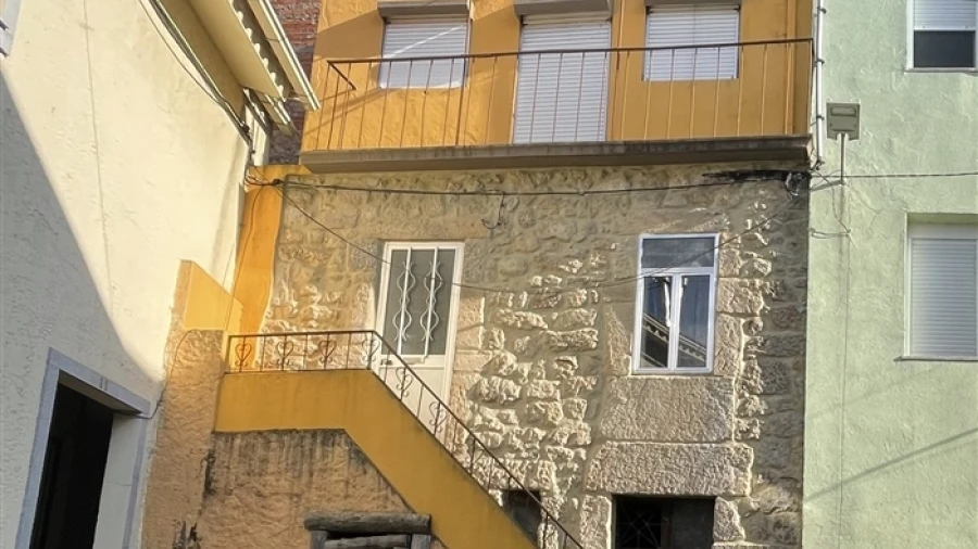 Moradia T2 para Venda em Gouveia (São Pedro e São Julião)