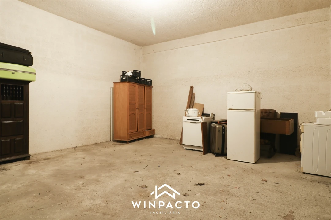 Apartamento T5 para Venda em Nelas Foto 8