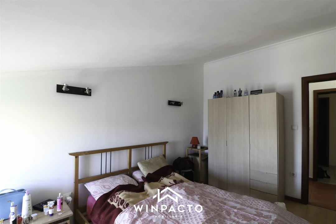 Apartamento T5 para Venda em Nelas Foto 30