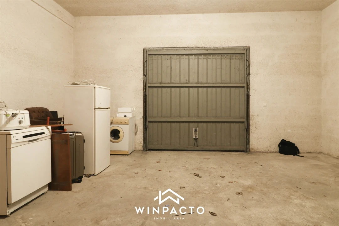 Apartamento T5 para Venda em Nelas Foto 9