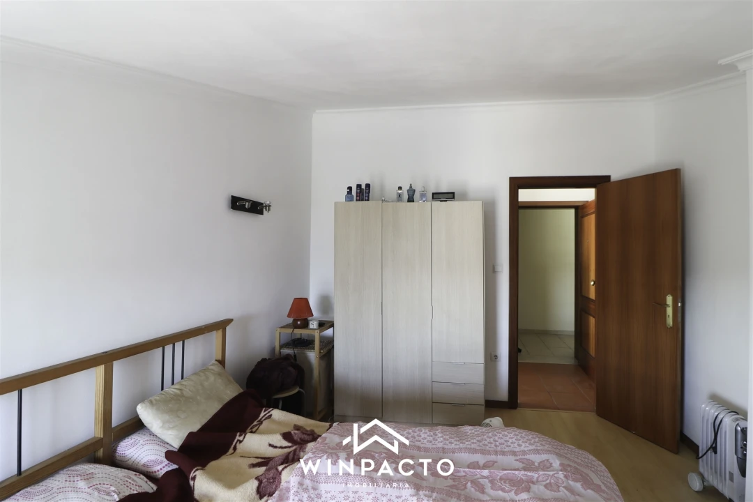 Apartamento T5 para Venda em Nelas Foto 31