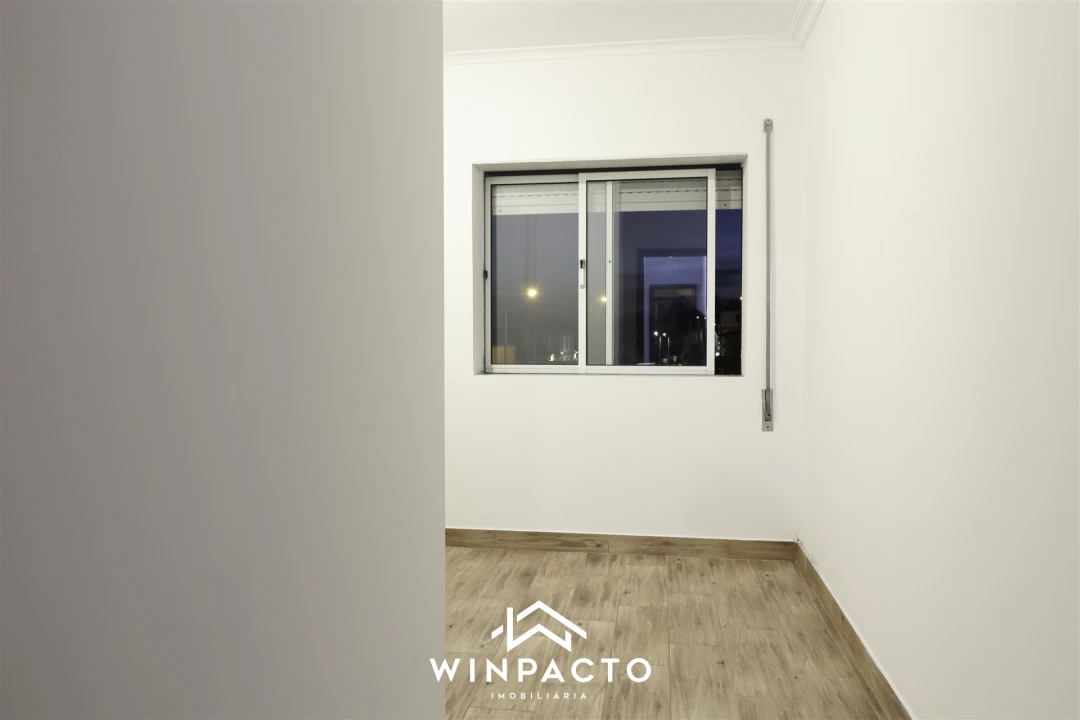 Apartamento T5 para Venda em Nelas Foto 19