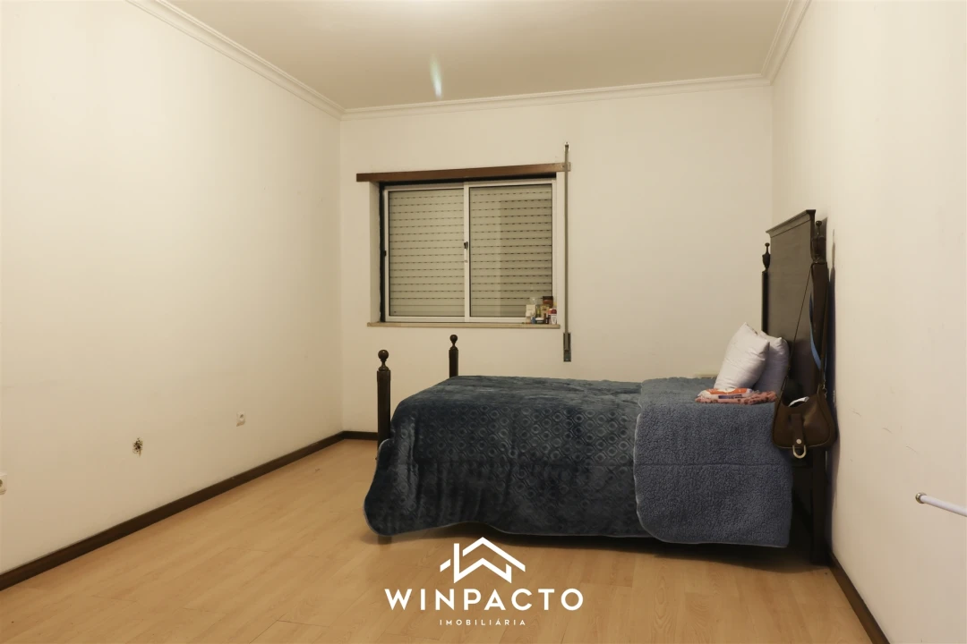 Apartamento T5 para Venda em Nelas Foto 13