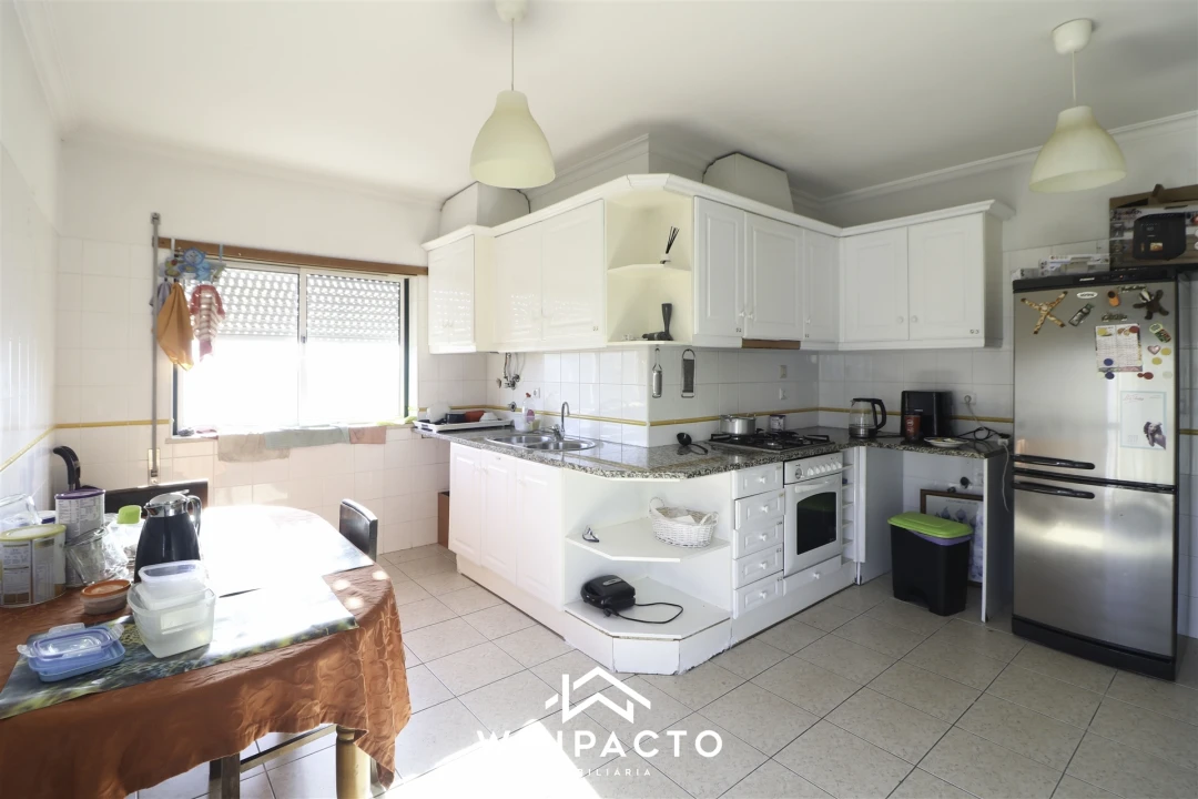 Apartamento T5 para Venda em Nelas Foto 4