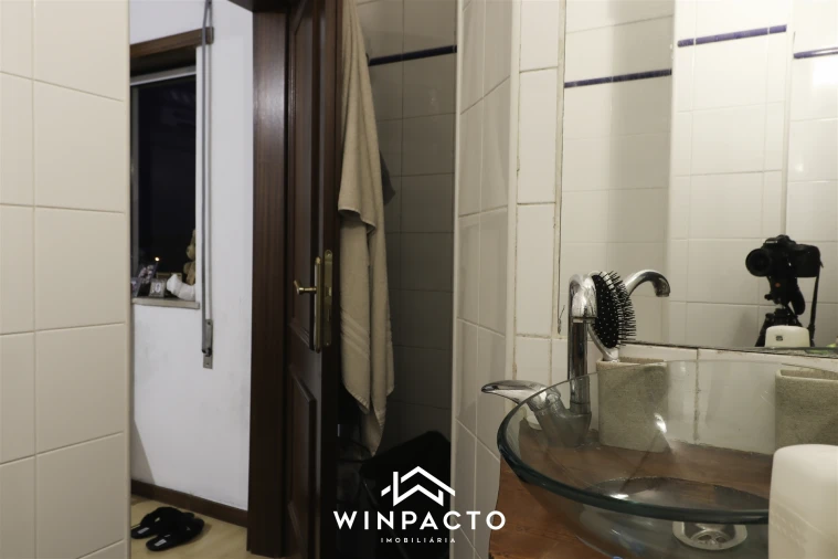 Apartamento T5 para Venda em Nelas Foto 18