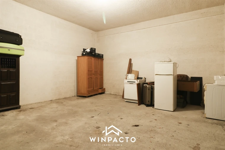 Apartamento T5 para Venda em Nelas Foto 8